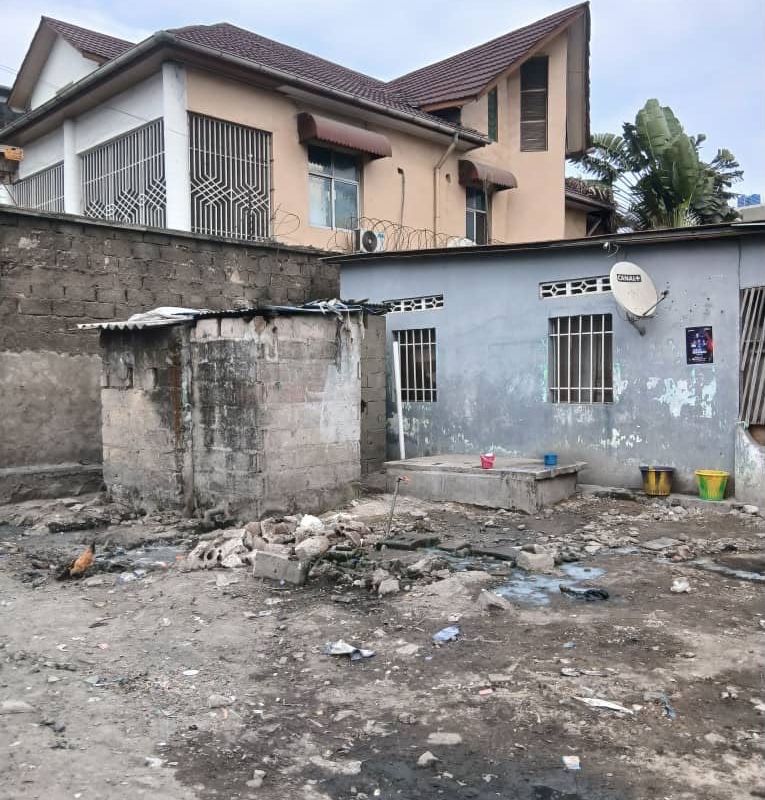 Photo de Maison à louer à Lingwala, Kinshasa - 5 chambre(s) - SmartImmo