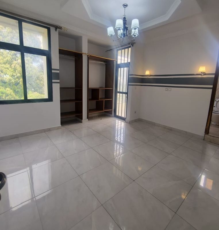 Photo de Appartement à louer à Kintambo, Kinshasa - 3 chambre(s) - SmartImmo