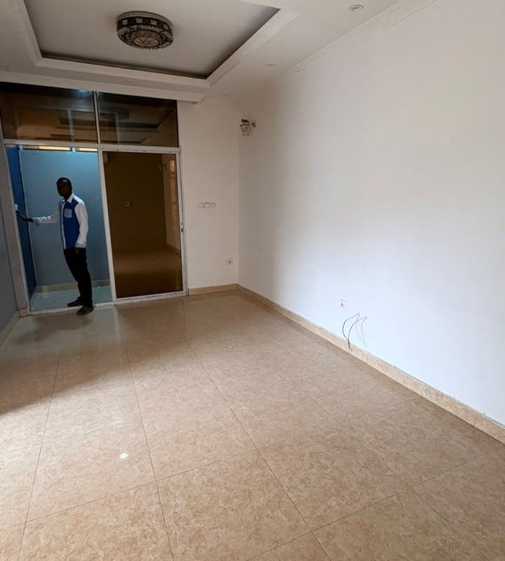 Photo de Appartement à louer à Kintambo, Kinshasa - 3 chambre(s) - SmartImmo