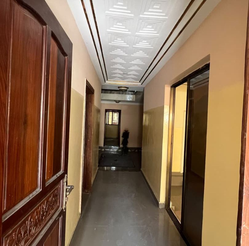 Photo de Villa à louer à Limete, Kinshasa - 5 chambre(s) - SmartImmo