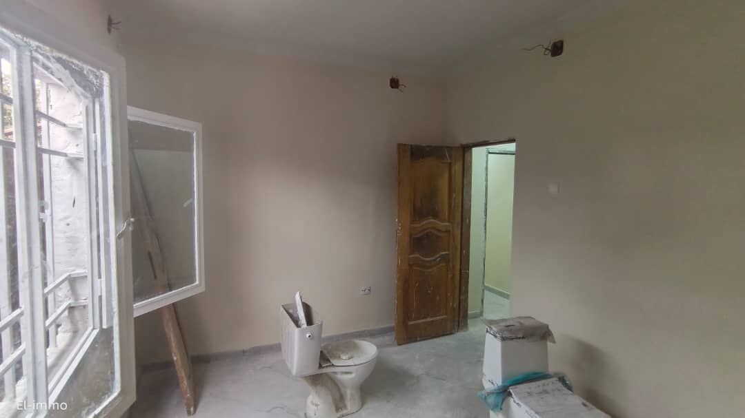 Photo de Maison à louer à Lemba, Kinshasa - 3 chambre(s) - SmartImmo