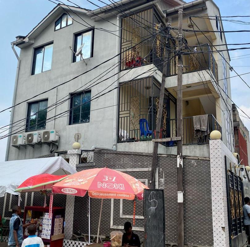 Photo de Maison à louer à Bandalungwa, Kinshasa - 5 chambre(s) - SmartImmo