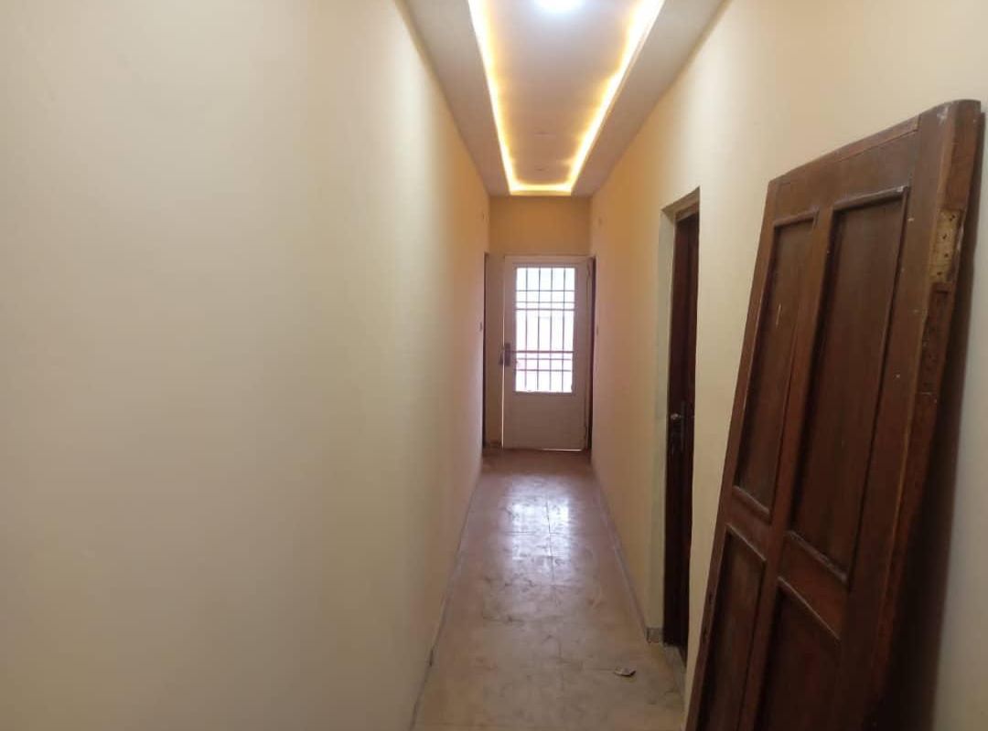 Photo de Maison à louer à Limete, Kinshasa - 3 chambre(s) - SmartImmo