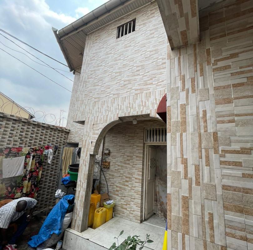 Photo de Maison à louer à Matete, Kinshasa - 3 chambre(s) - SmartImmo