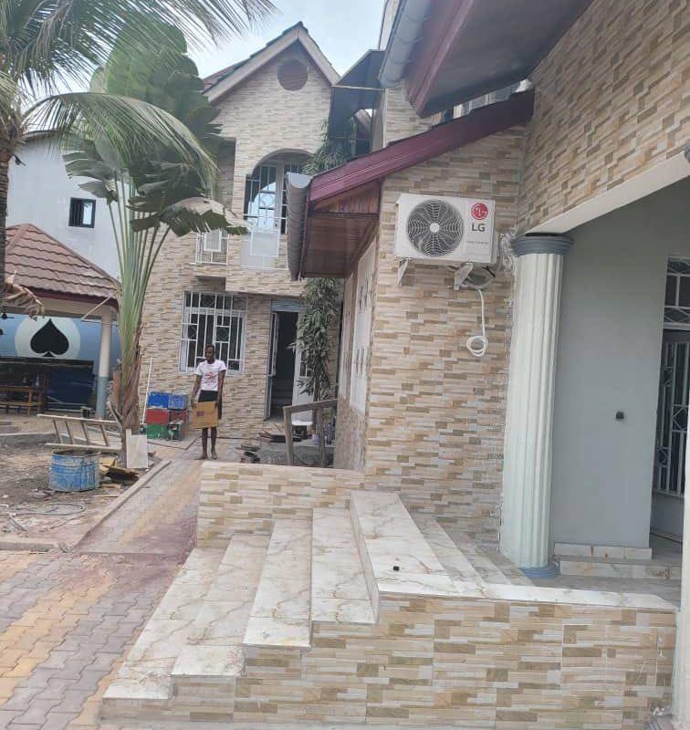 Photo de Maison à louer à Limete, Kinshasa - 5 chambre(s) - SmartImmo