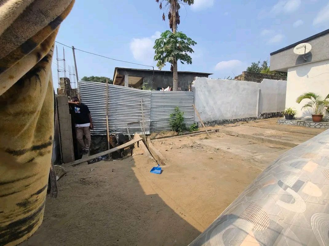 Photo de Maison à louer à Mont-Ngafula, Kinshasa - 2 chambre(s) - SmartImmo